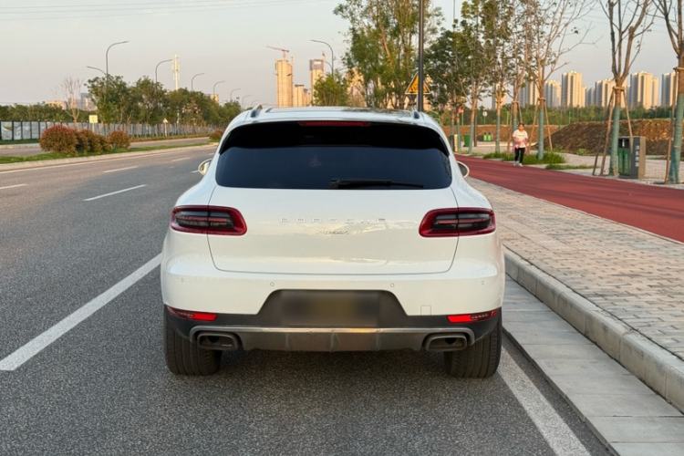 Used Porsche Macan 2017 Macan 2.0T Exterior 4