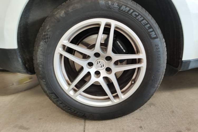 Used Porsche Macan 2017 Macan 2.0T Exterior 5