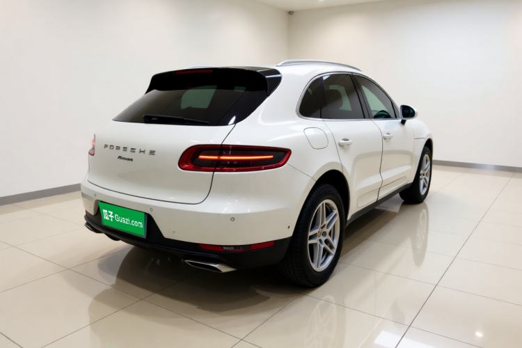Used Porsche Macan 2017 Macan 2.0T Exterior 5