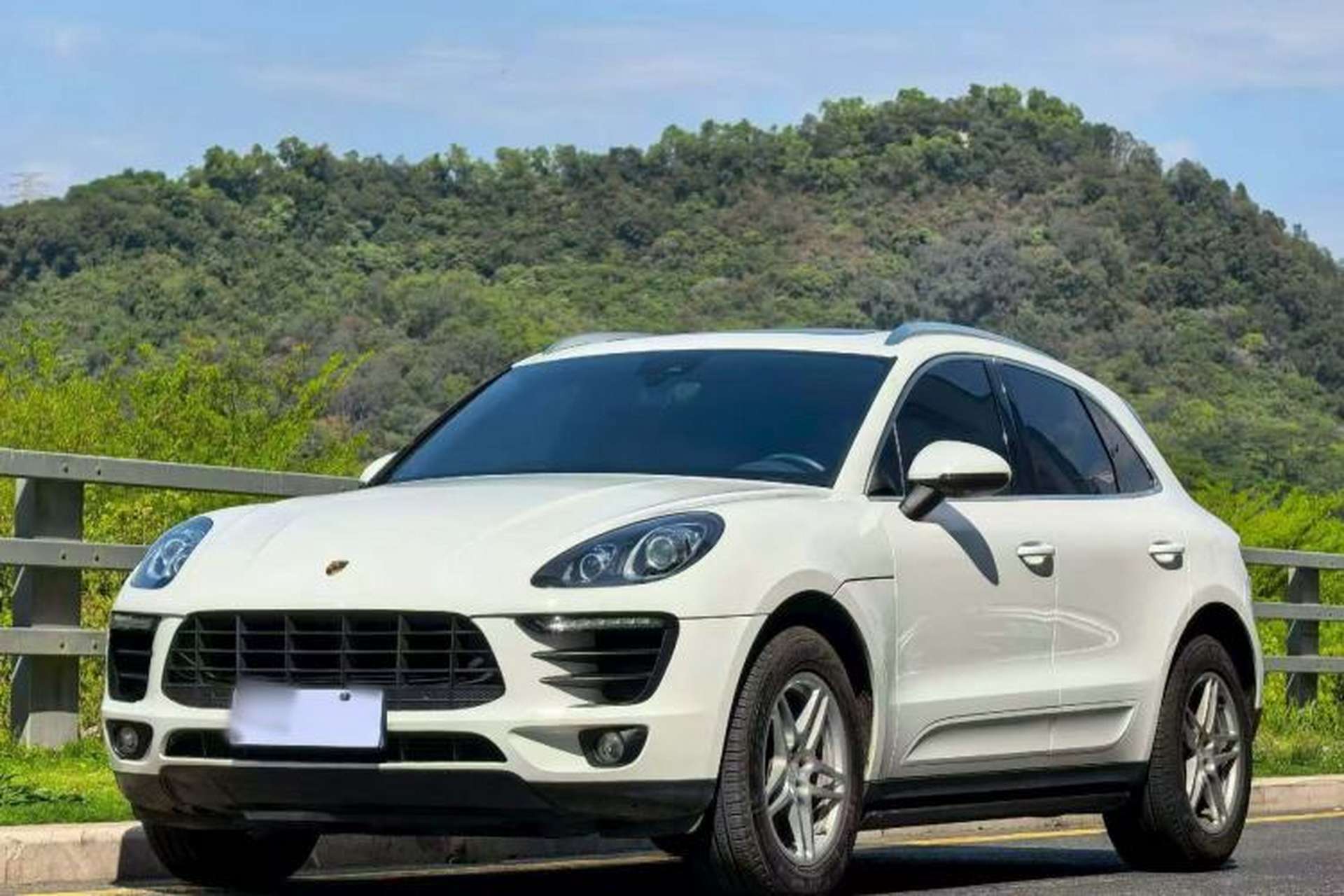 Used Porsche Macan 2017 Macan 2.0T Exterior 5