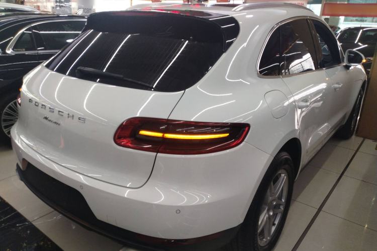 Used Porsche Macan 2017 Macan 2.0T Exterior 5