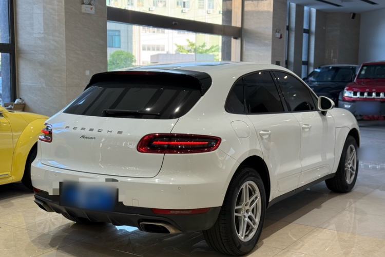 Used Porsche Macan 2017 Macan 2.0T Exterior 5
