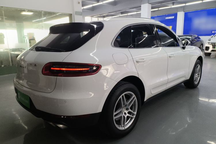 Used Porsche Macan 2017 Macan 2.0T Exterior 5