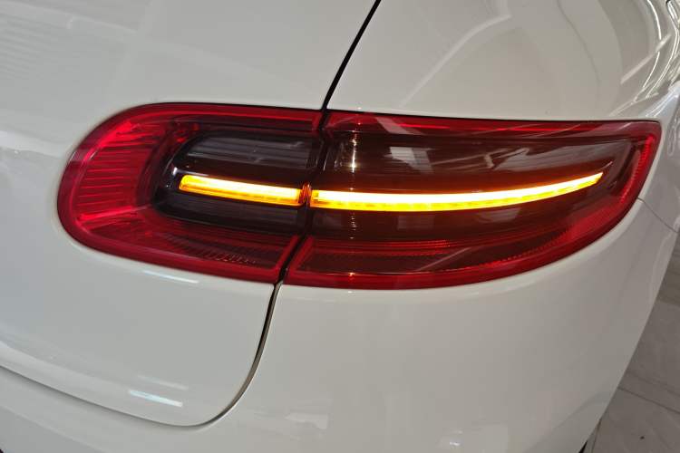 Used Porsche Macan 2017 Macan 2.0T Exterior 6