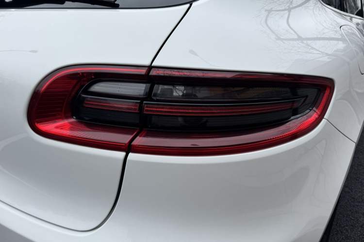 Used Porsche Macan 2017 Macan 2.0T Exterior 6