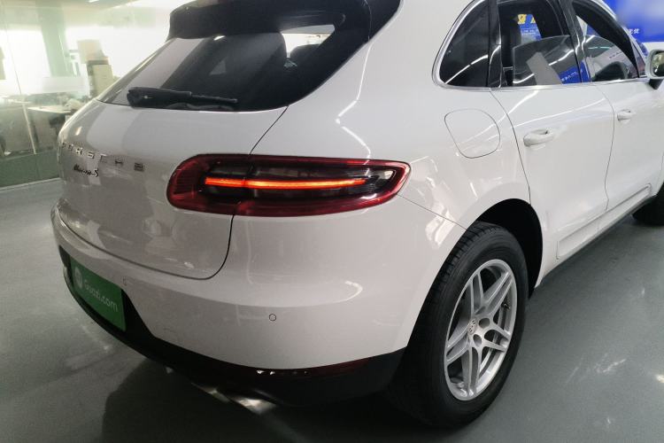 Used Porsche Macan 2017 Macan 2.0T Exterior 6