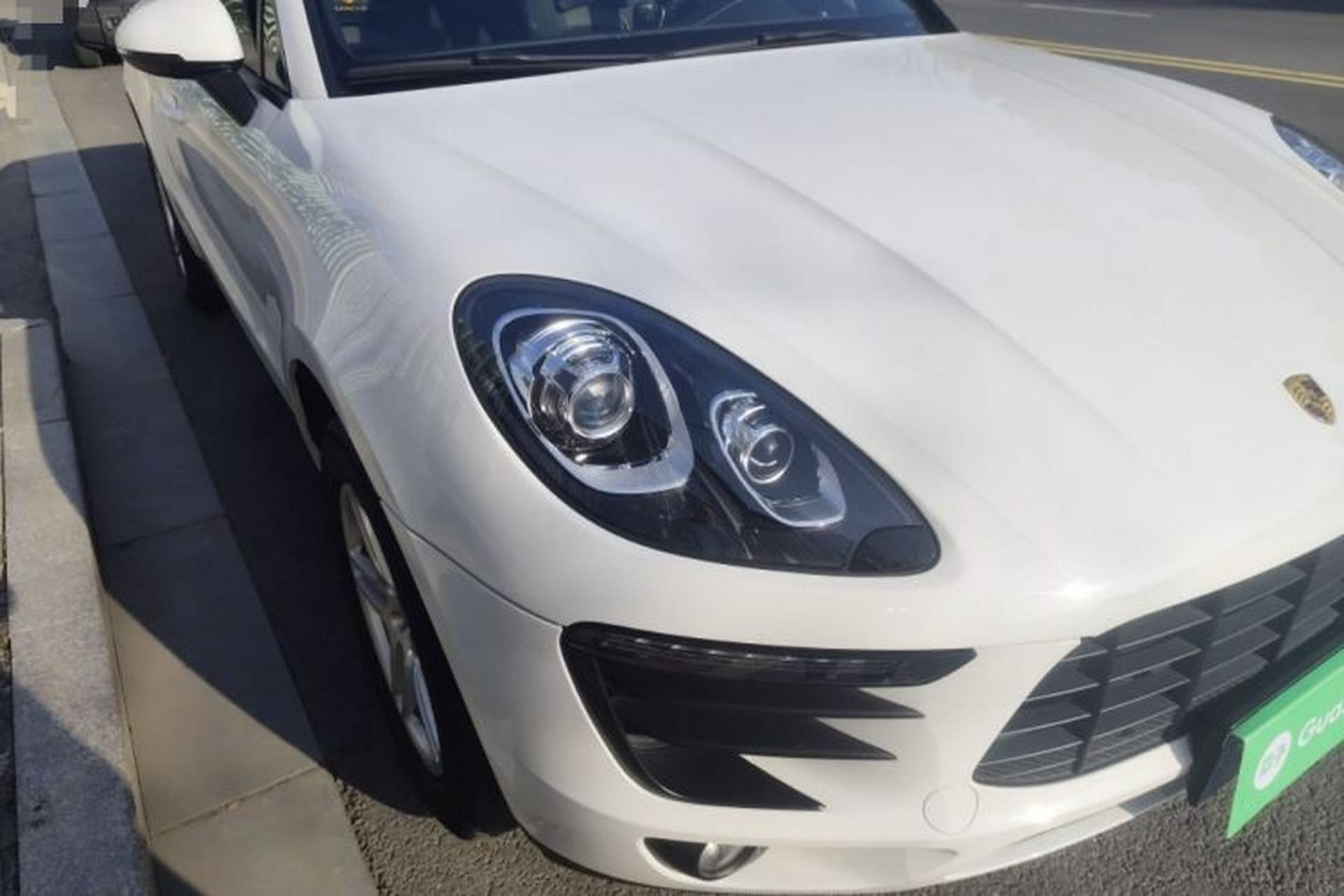 Used Porsche Macan 2017 Macan 2.0T Exterior 6