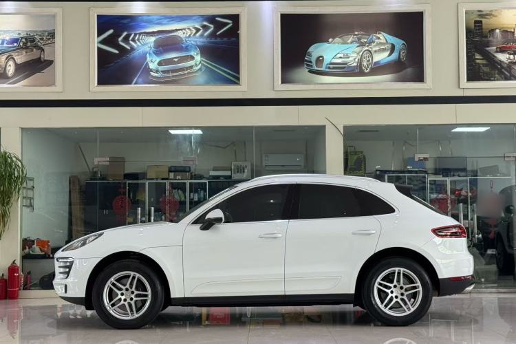Used Porsche Macan 2017 Macan 2.0T Exterior 7