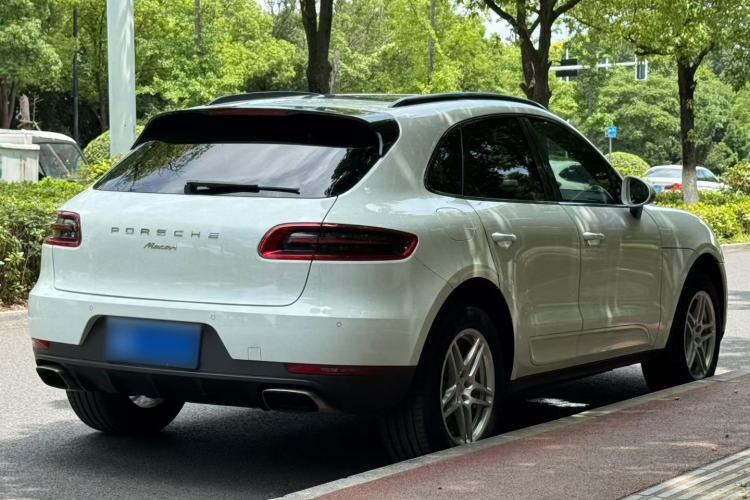 Used Porsche Macan 2017 Macan 2.0T Exterior 8