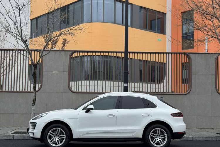 Used Porsche Macan 2017 Macan 2.0T Exterior 8