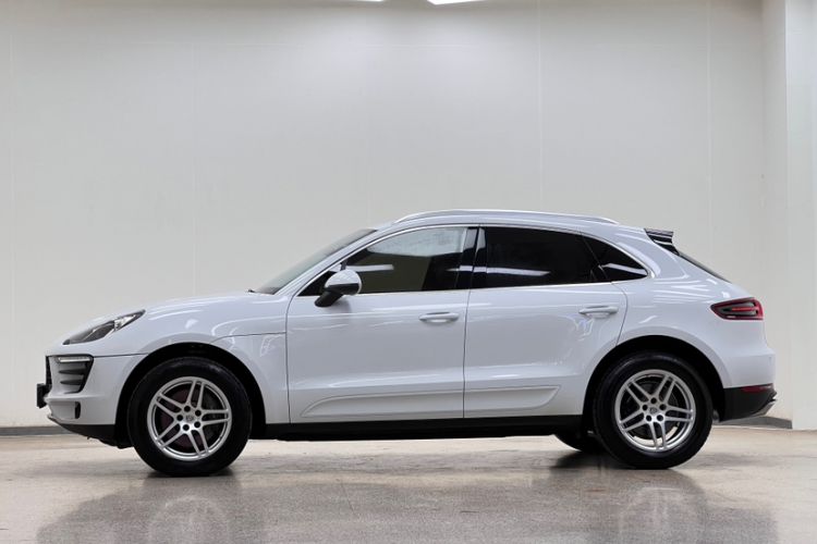 Used Porsche Macan 2017 Macan 2.0T Exterior 9