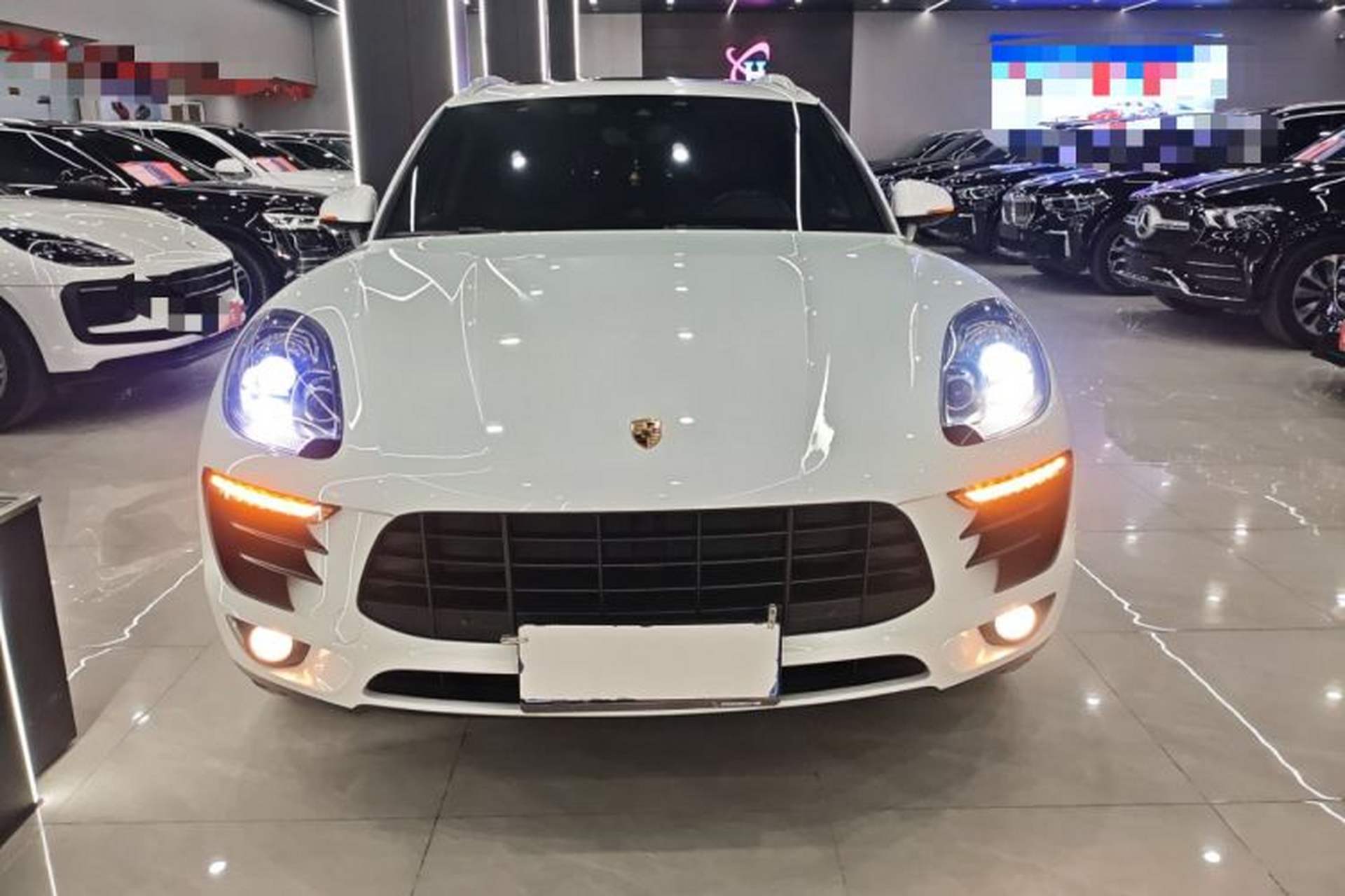 Used Porsche Macan 2017 Macan 2.0T Front