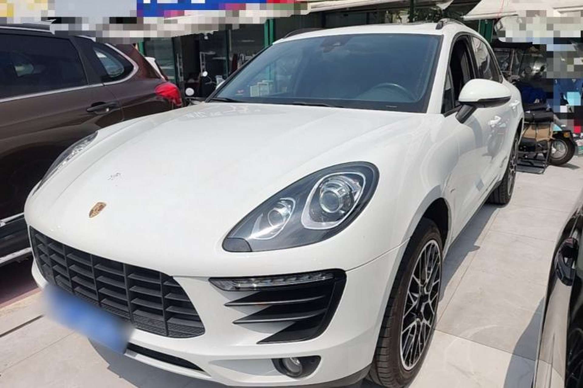 Used Porsche Macan 2017 Macan 2.0T Front Left 45 Deg