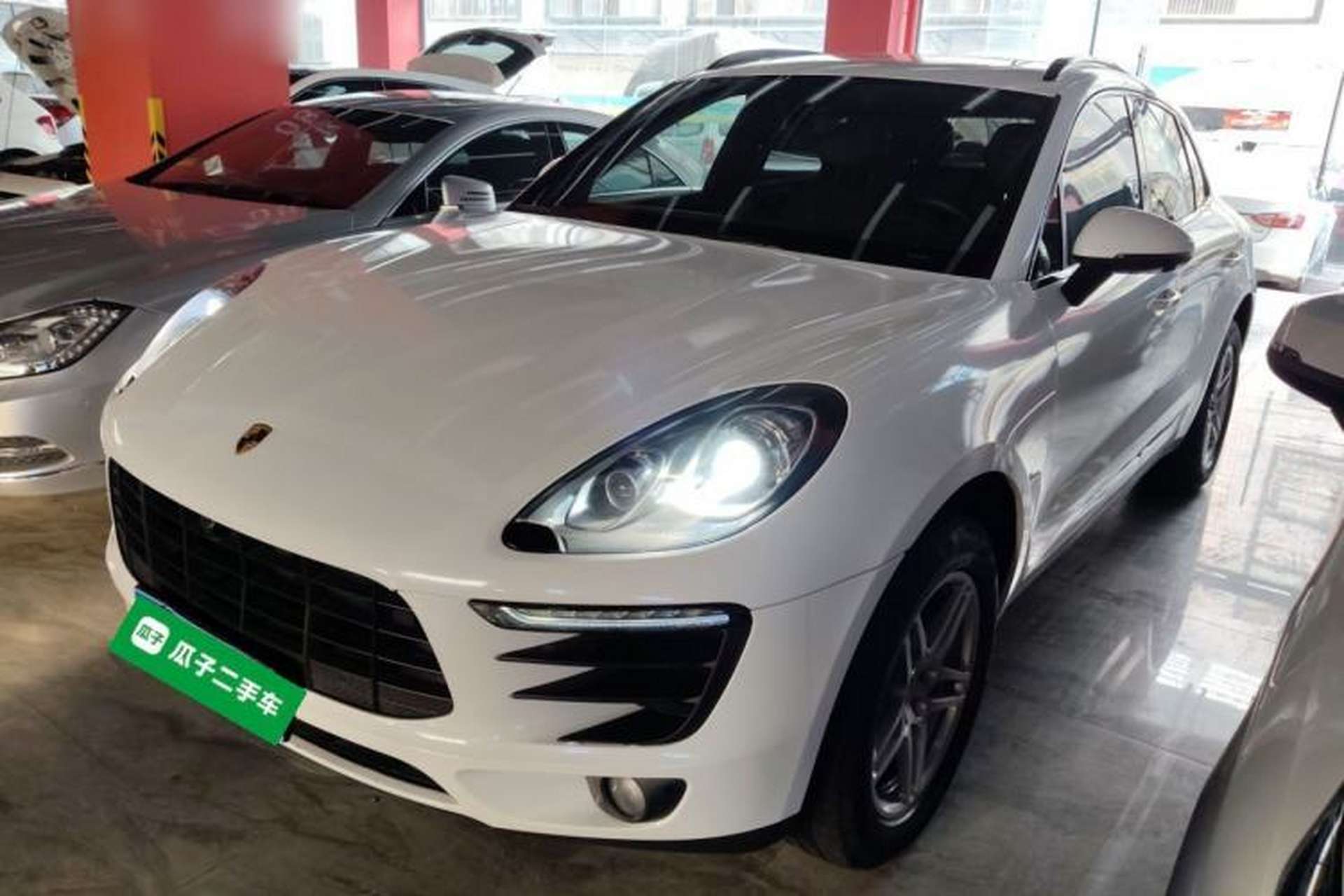 Used Porsche Macan 2017 Macan 2.0T Front Left 45 Deg