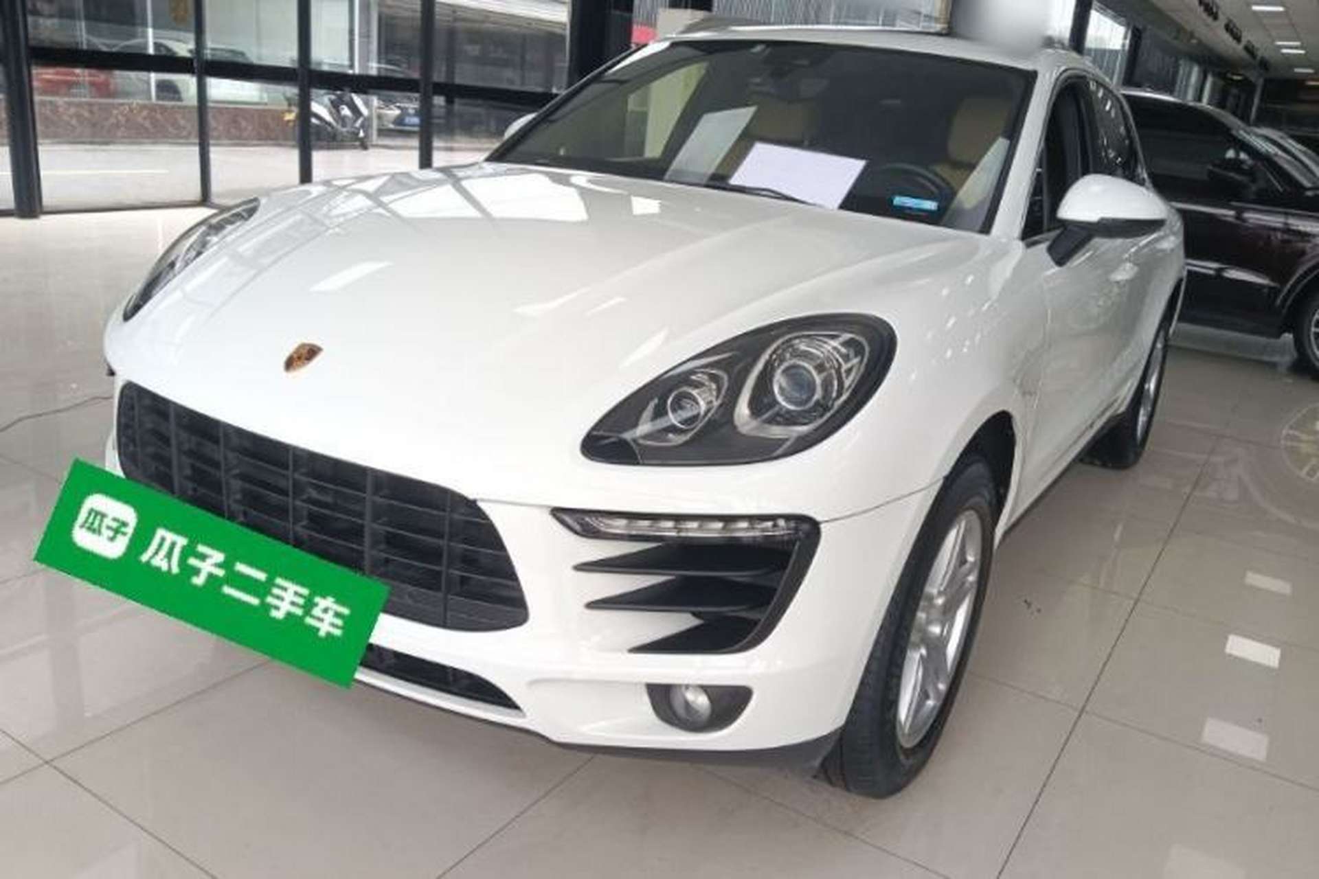 Used Porsche Macan 2017 Macan 2.0T Front Left 45 Deg