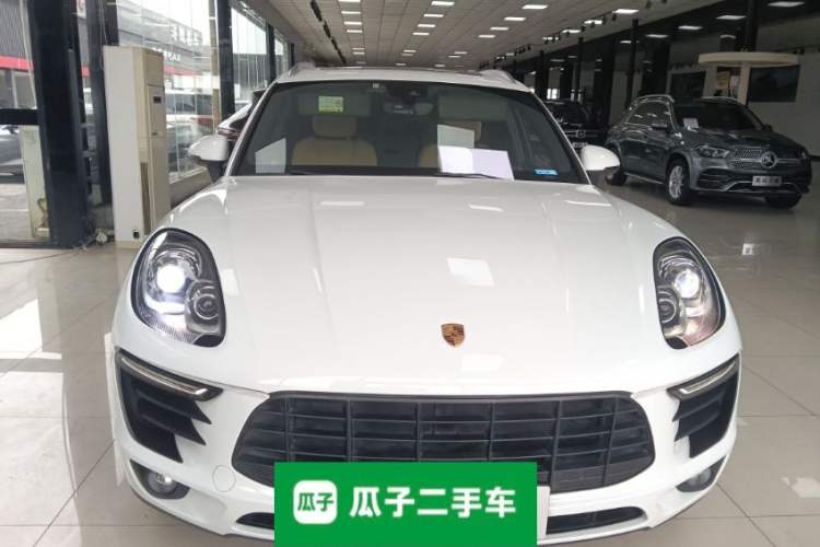Used Porsche Macan 2017 Macan 2.0T Front