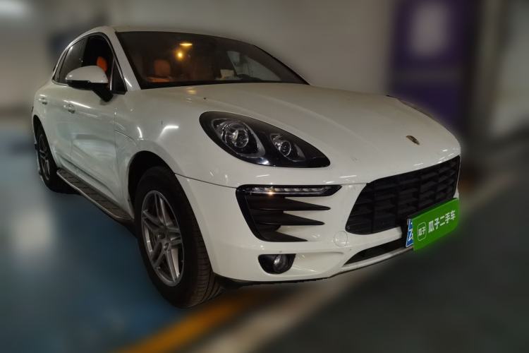 Used Porsche Macan 2017 Macan 2.0T Front Right 45 Deg