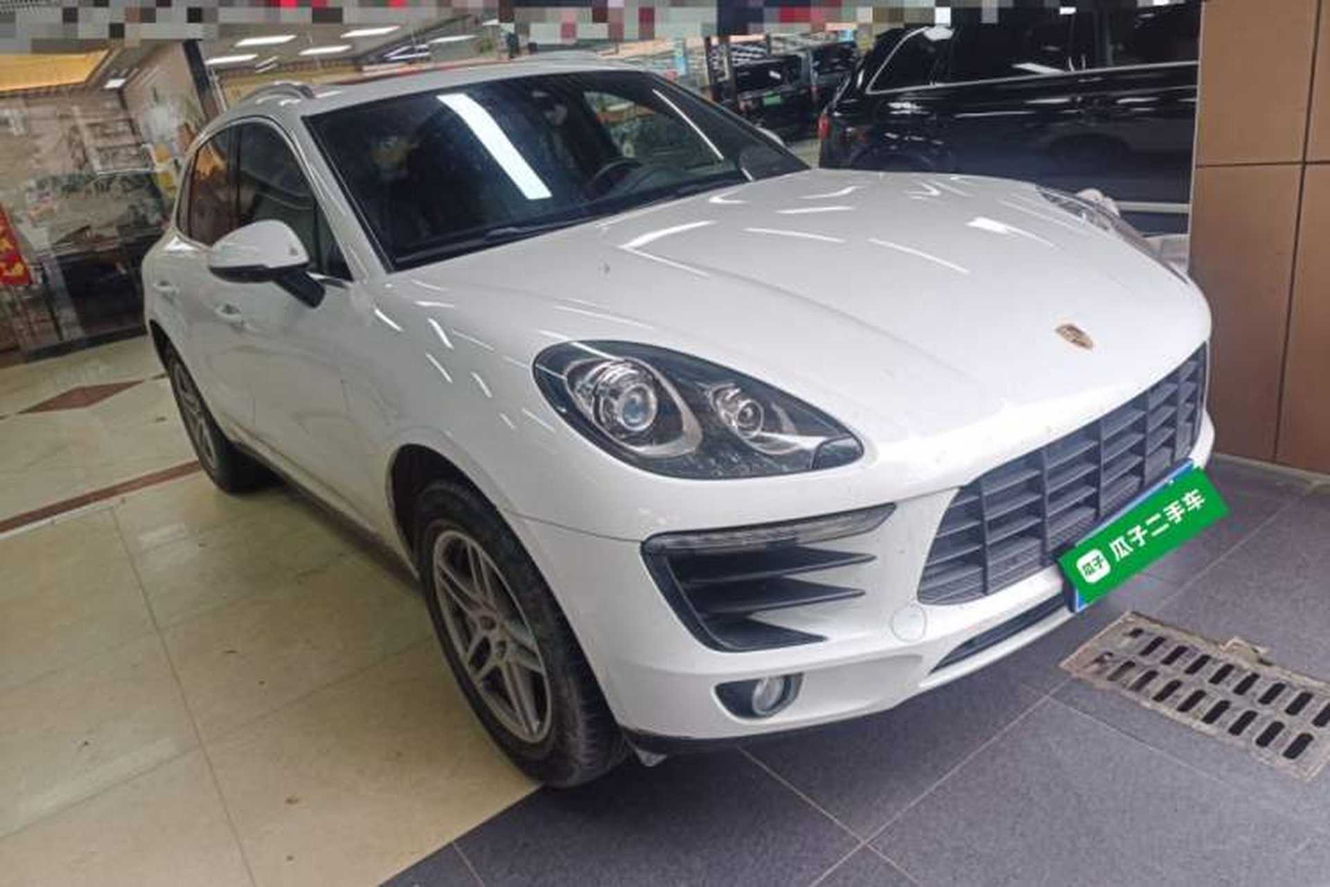 Used Porsche Macan 2017 Macan 2.0T Front Right 45 Deg