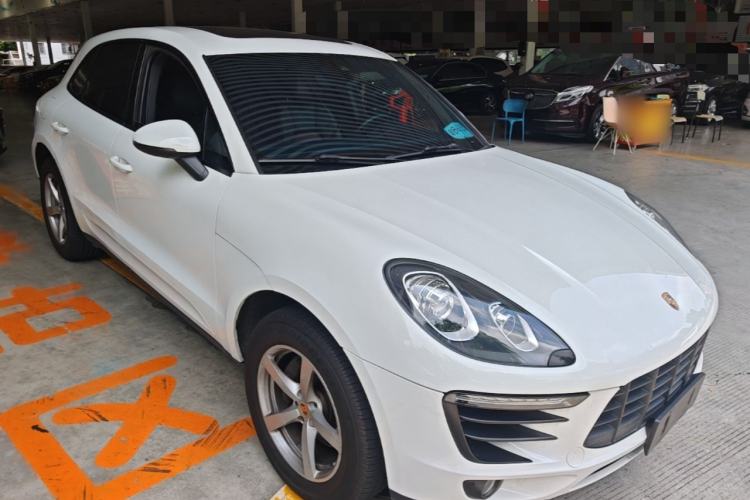 Used Porsche Macan 2017 Macan 2.0T Front Right 45 Deg