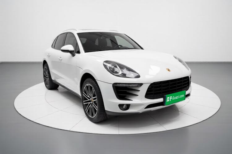 Used Porsche Macan 2017 Macan 2.0T Front Right 45 Deg