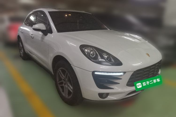 Used Porsche Macan 2017 Macan 2.0T Front Right 45 Deg