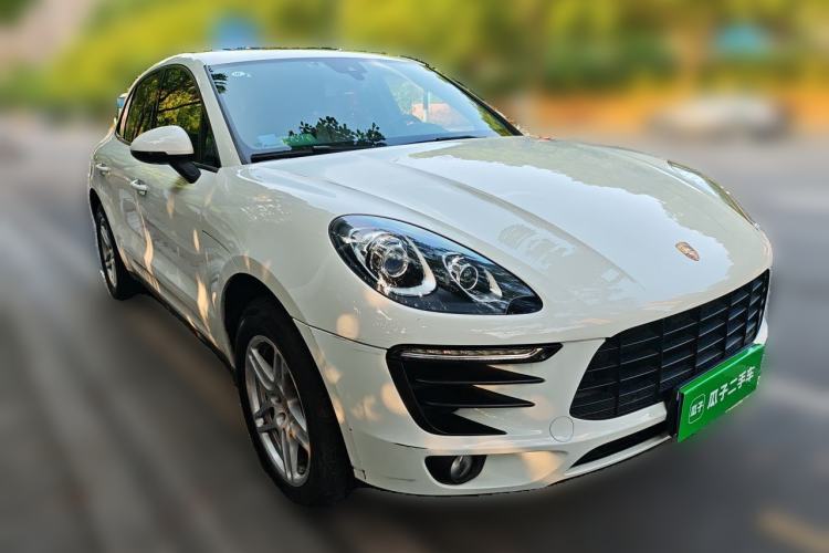 Used Porsche Macan 2017 Macan 2.0T Front Right 45 Deg