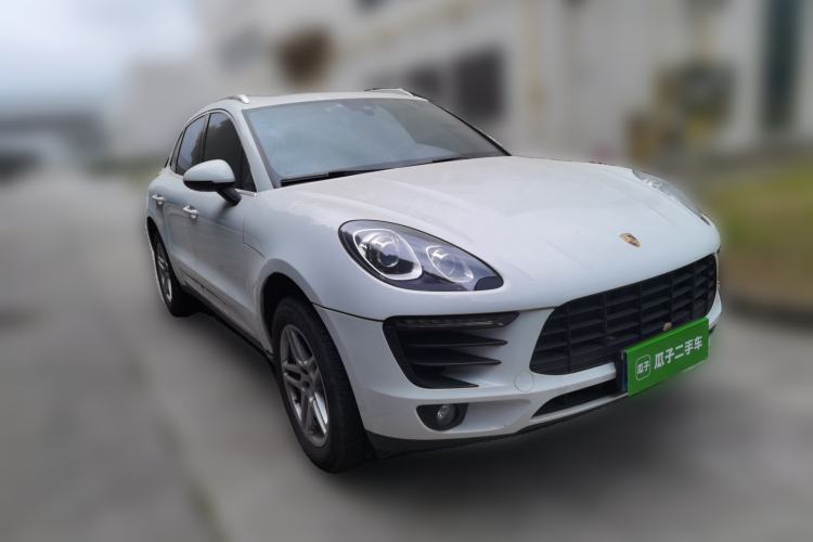 Used Porsche Macan 2017 Macan 2.0T Front Right 45 Deg