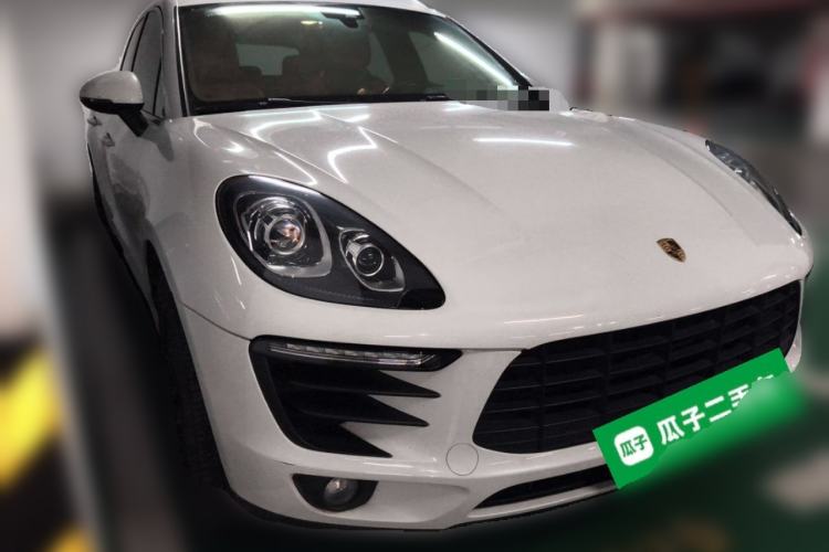 Used Porsche Macan 2017 Macan 2.0T Front Right 45 Deg