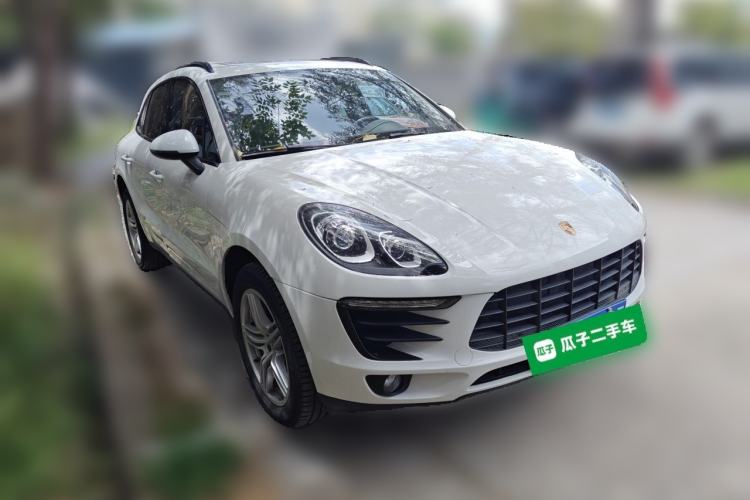Used Porsche Macan 2017 Macan 2.0T Front Right 45 Deg