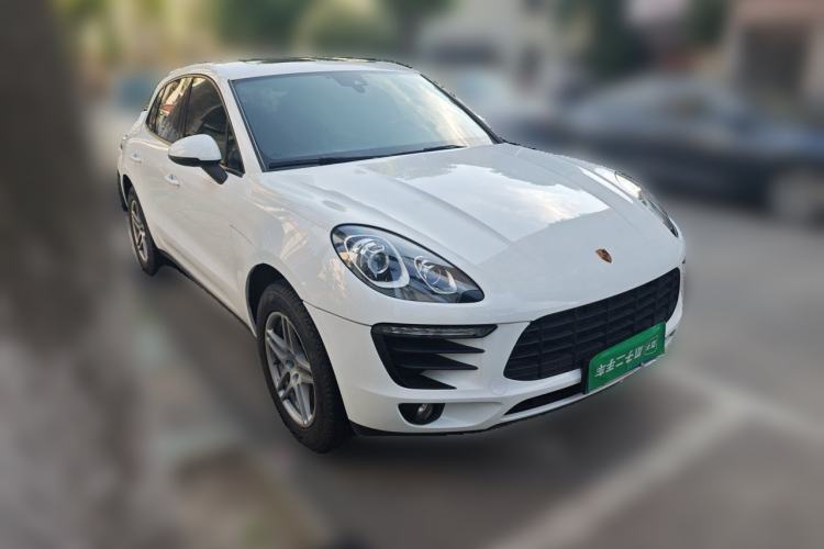 Used Porsche Macan 2017 Macan 2.0T Front Right 45 Deg