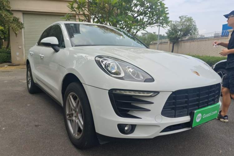 Used Porsche Macan 2017 Macan S 3.0T Front Right 45 Deg