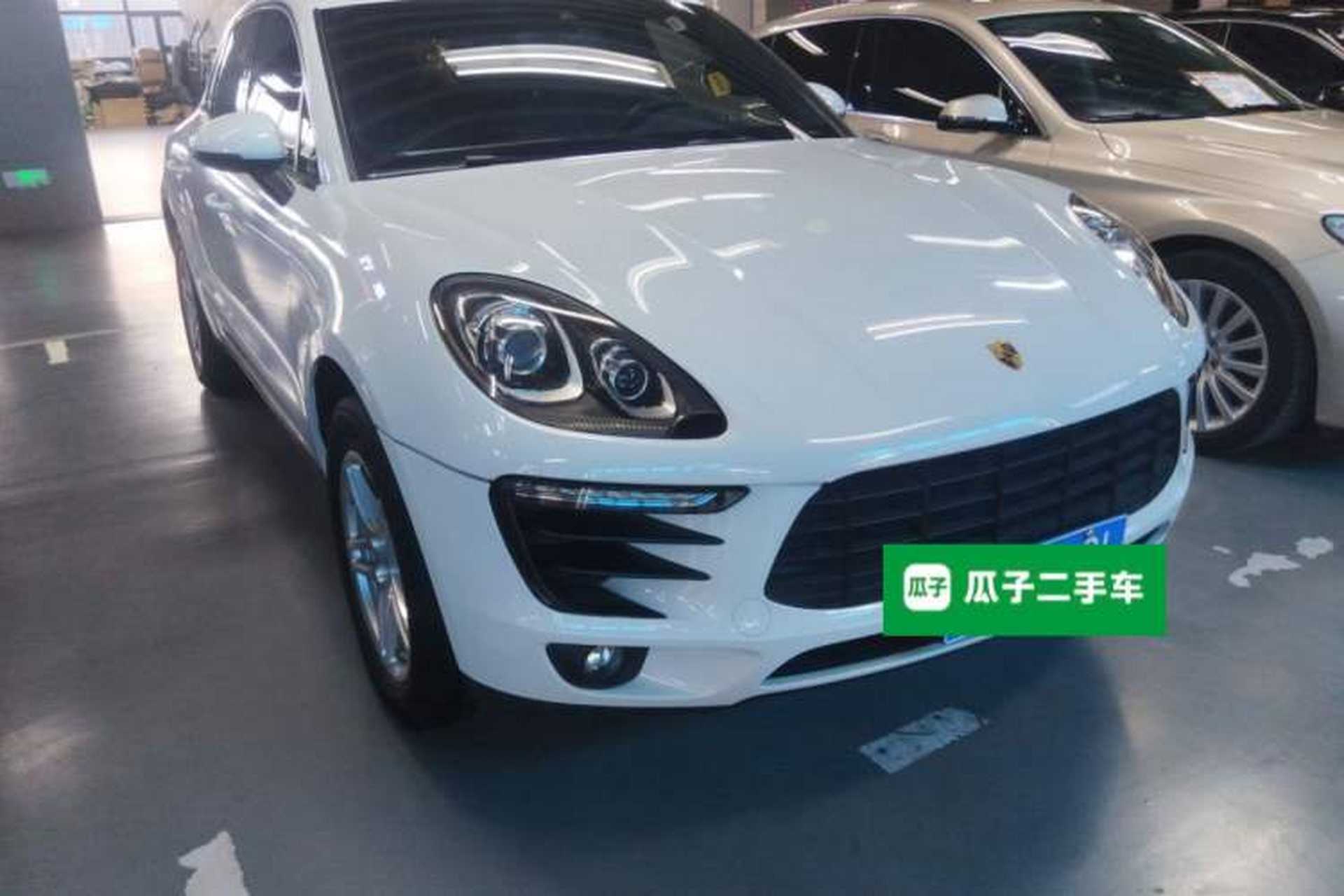Used Porsche Macan 2017 Macan 2.0T Front Right 45 Deg
