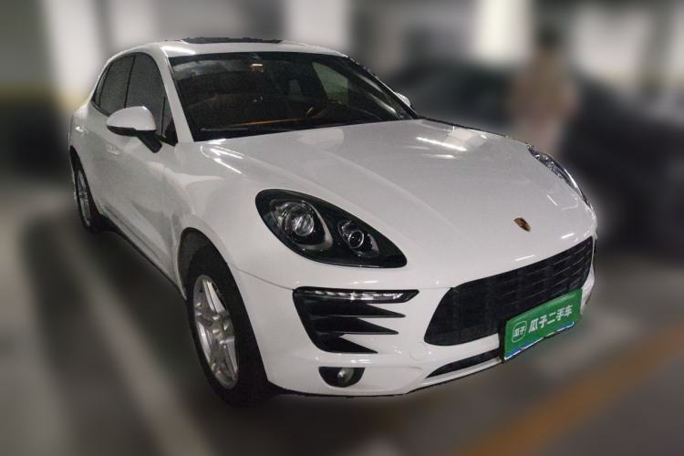 Used Porsche Macan 2017 Macan 2.0T Front Right 45 Deg