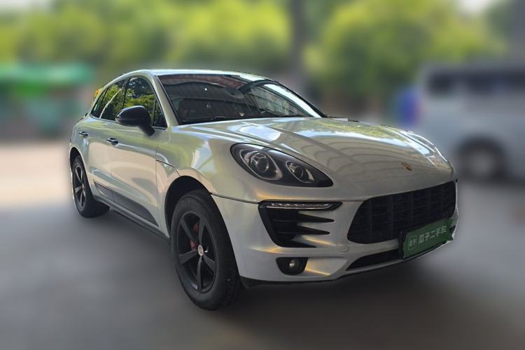 Used Porsche Macan 2017 Macan 2.0T Front Right 45 Deg