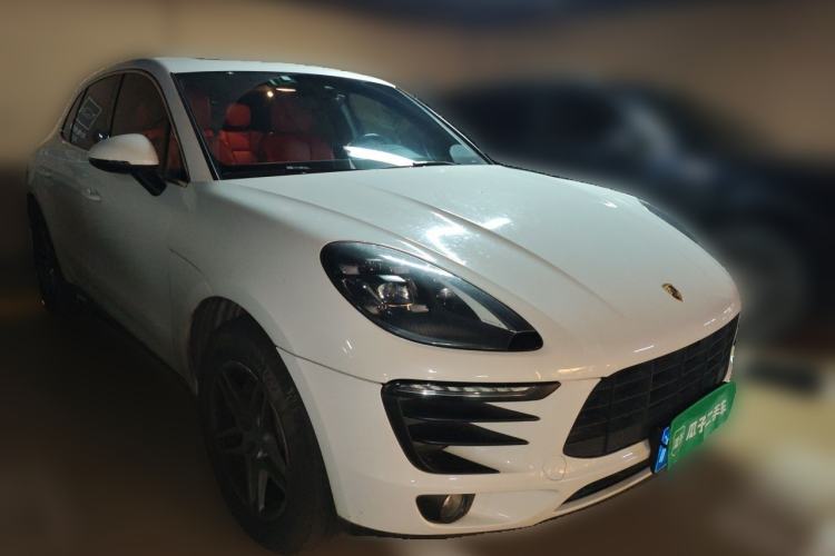 Used Porsche Macan 2017 Macan 2.0T Front Right 45 Deg