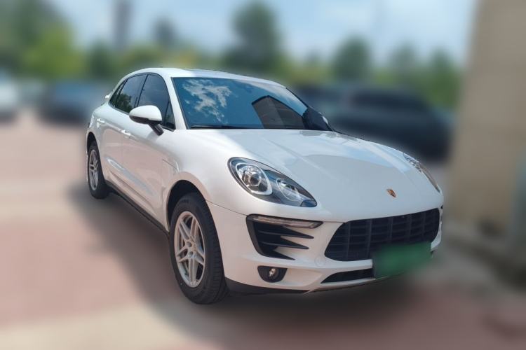 Used Porsche Macan 2017 Macan 2.0T Front Right 45 Deg
