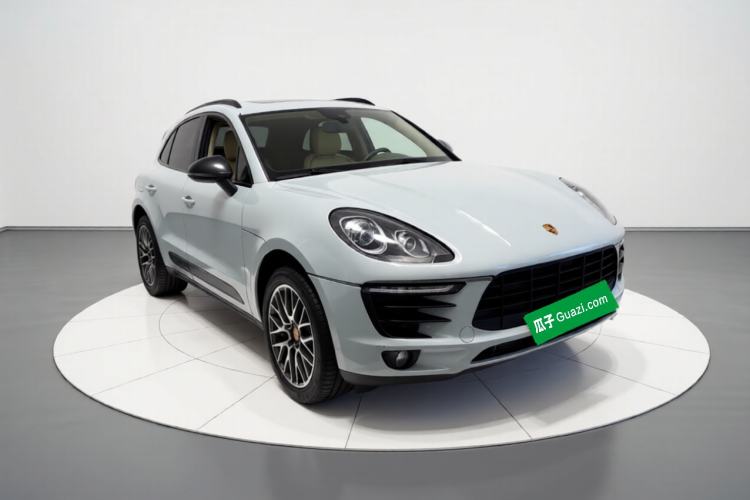 Used Porsche Macan 2017 Macan 2.0T Front Right 45 Deg