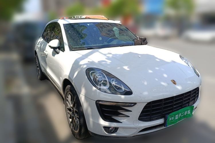 Used Porsche Macan 2017 Macan 2.0T Front Right 45 Deg