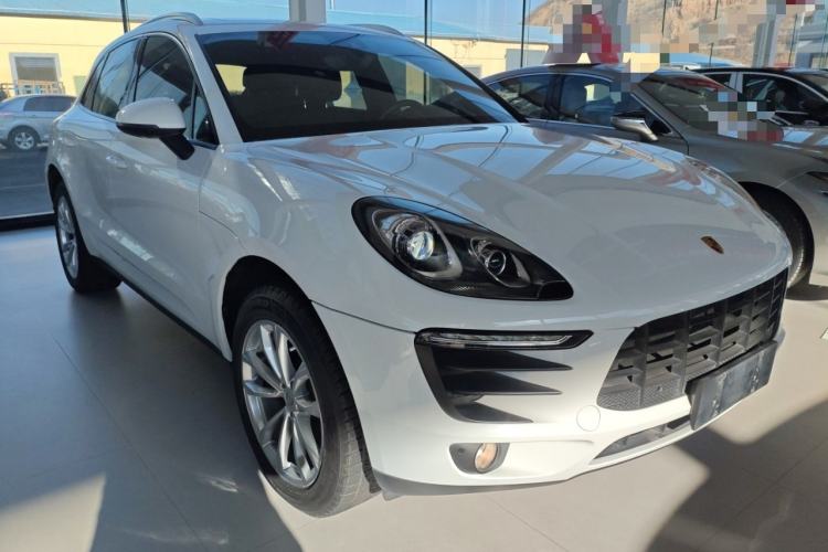 Used Porsche Macan 2017 Macan 2.0T Front Right 45 Deg