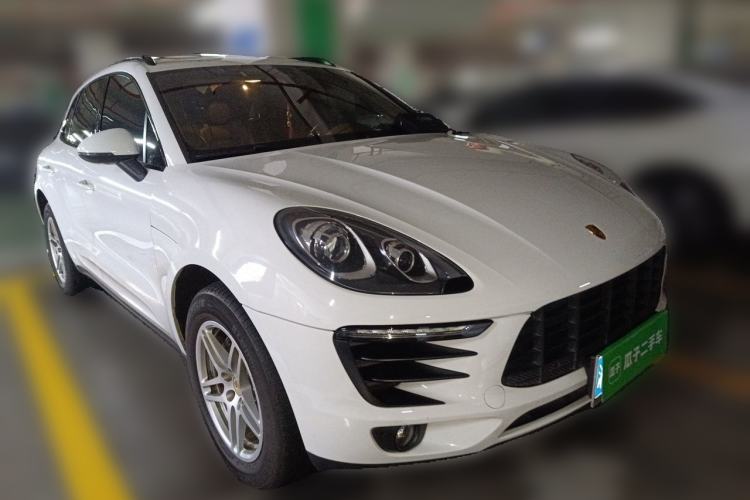 Used Porsche Macan 2017 Macan 2.0T Front Right 45 Deg