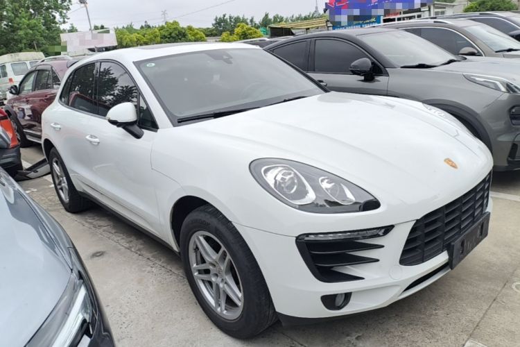 Used Porsche Macan 2017 Macan 2.0T Front Right 45 Deg