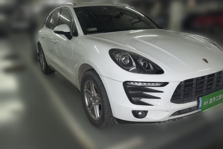 Used Porsche Macan 2017 Macan 2.0T Front Right 45 Deg