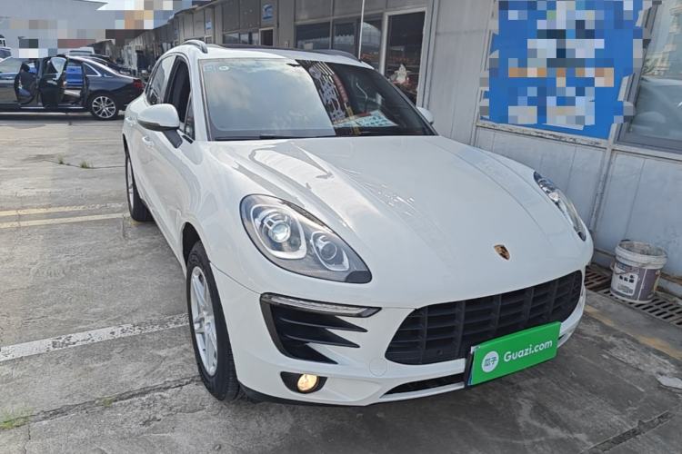 Used Porsche Macan 2017 Macan 2.0T Front Right 45 Deg