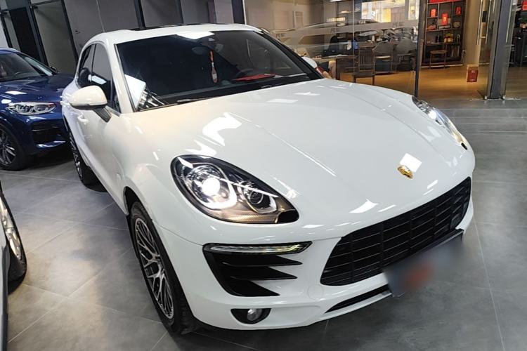 Used Porsche Macan 2017 Macan S 3.0T Front Right 45 Deg