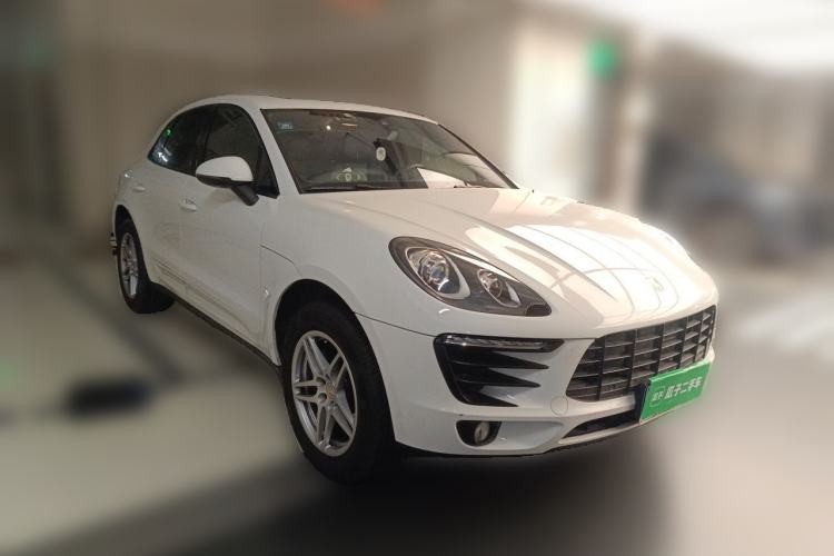 Used Porsche Macan 2017 Macan 2.0T Front Right 45 Deg
