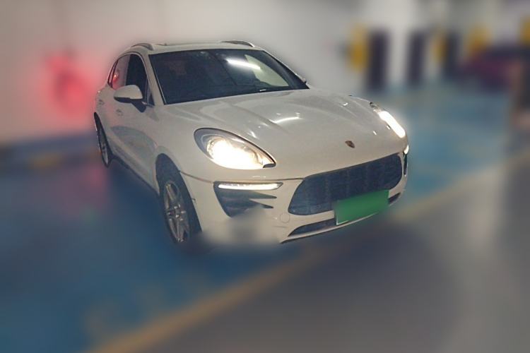 Used Porsche Macan 2017 Macan 2.0T Front Right 45 Deg