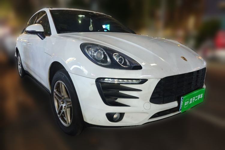 Used Porsche Macan 2017 Macan 2.0T Front Right 45 Deg