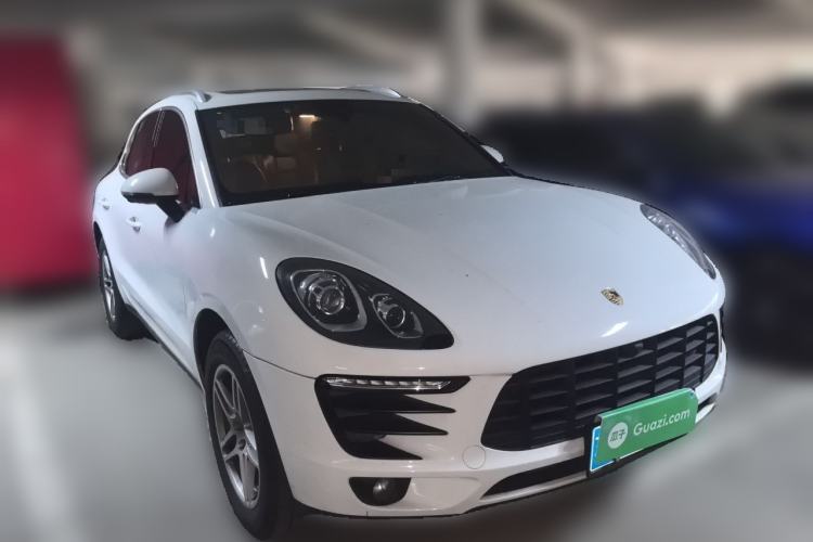 Used Porsche Macan 2017 Macan 2.0T Front Right 45 Deg