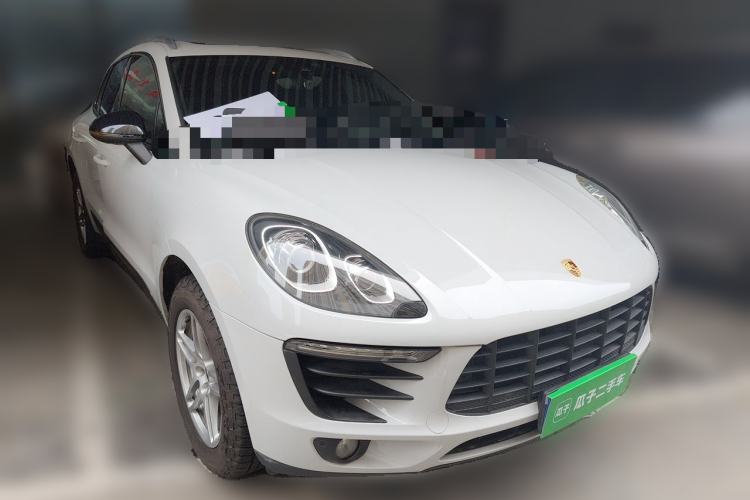 Used Porsche Macan 2017 Macan 2.0T Front Right 45 Deg