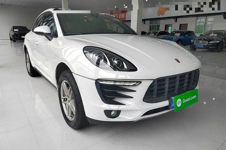 Used Porsche Macan 2017 Macan 2.0T Front Right 45 Deg